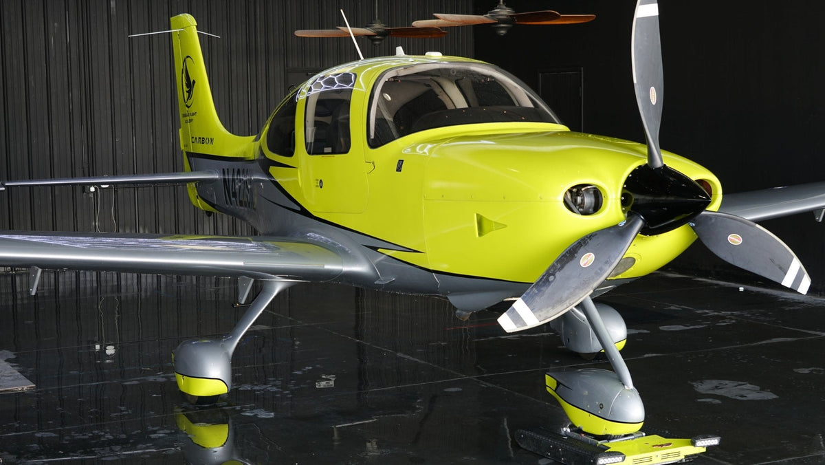Front view of the Cirrus SR22 in the hangar before a 90-minute discovery flight from Van Nuys