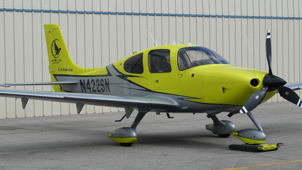 Cirrus SR22 at Van Nuys Airport before a two-hour luxury discovery flight for two over Los Angeles and the coast