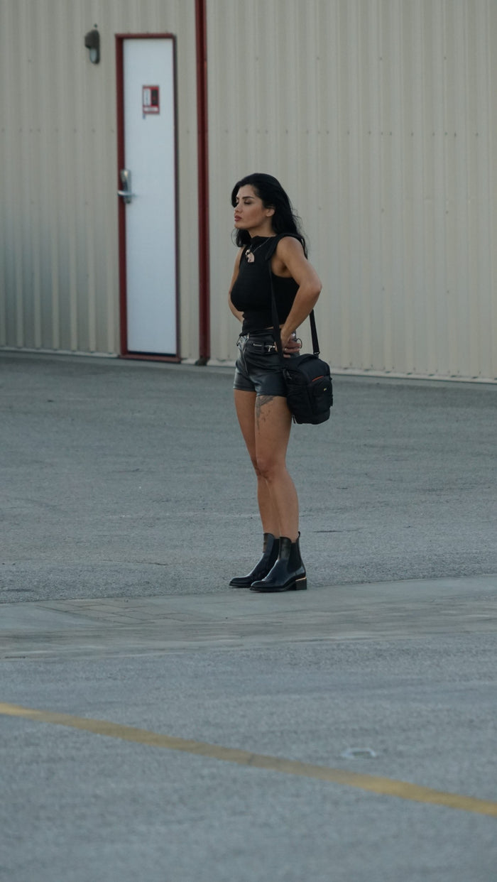 A student arriving at the You Fly LA hangar at Van Nuys Airport